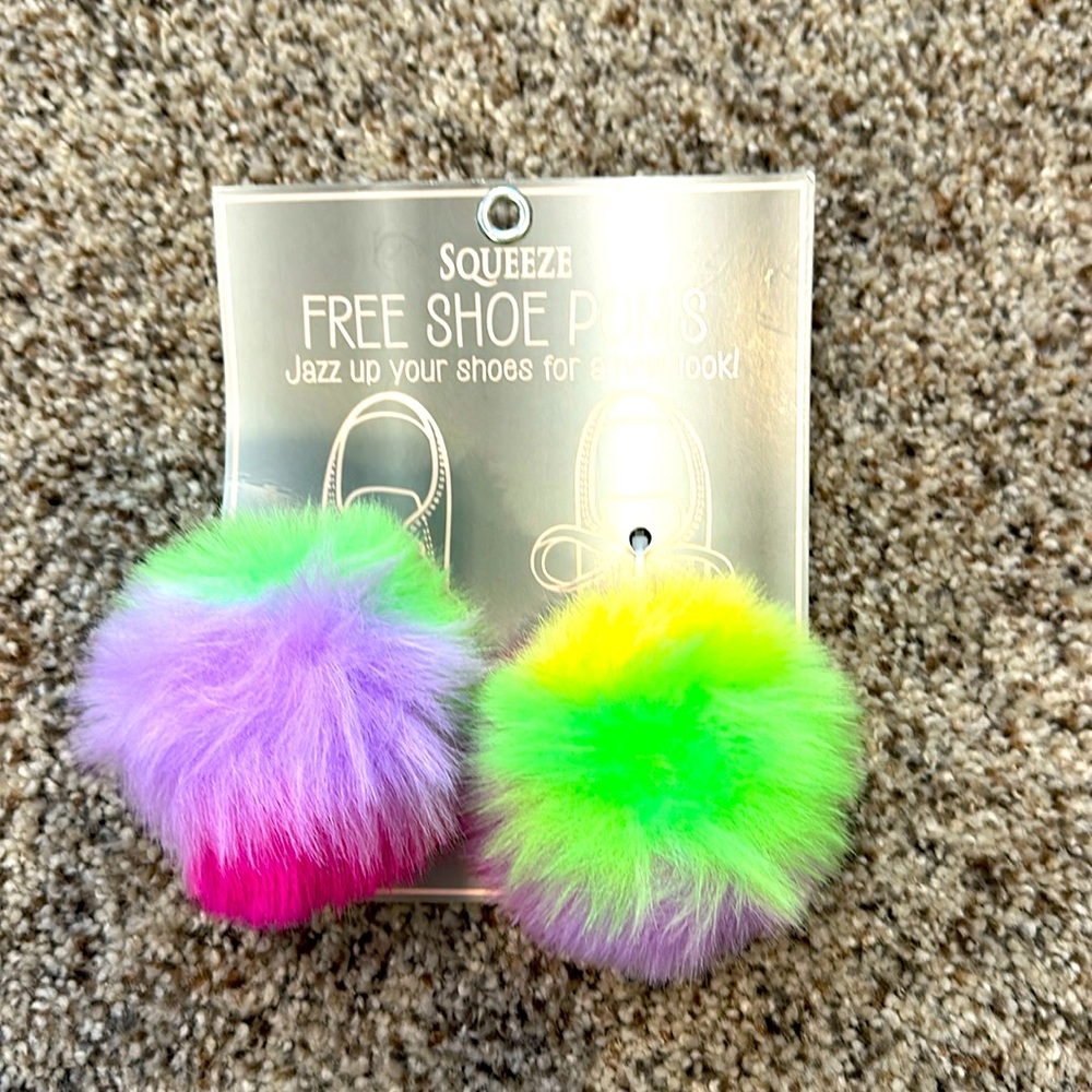 Shoe Poms